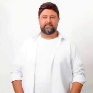 دانلود آهنگ جدایی عجب درد سنگینیه که حتی ازم آرزومو گرفت